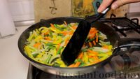 Фото приготовления рецепта: Горбуша с овощами в духовке - шаг №3
