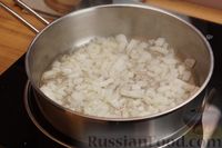 Фото приготовления рецепта: Макароны с фаршем и грибами в томатном соусе - шаг №2
