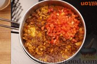 Фото приготовления рецепта: Макароны с фаршем и грибами в томатном соусе - шаг №12