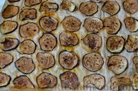 Фото приготовления рецепта: Приправа из сушёных баклажанов с розмарином и перцем чили (в духовке) - шаг №8