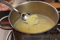 Фото приготовления рецепта: Картофельный суп "Тертюха" с копчёной грудинкой и сливками - шаг №7