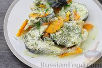 Фото приготовления рецепта: Скумбрия, тушенная с овощами и сметаной - шаг №12