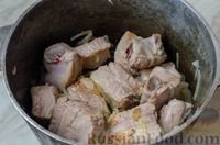 Фото приготовления рецепта: Штрудли (нудли) со свиными рёбрышками, квашеной капустой и картофелем - шаг №4