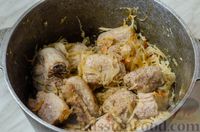 Фото приготовления рецепта: Штрудли (нудли) со свиными рёбрышками, квашеной капустой и картофелем - шаг №6