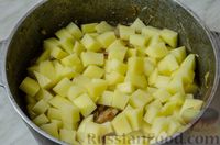 Фото приготовления рецепта: Штрудли (нудли) со свиными рёбрышками, квашеной капустой и картофелем - шаг №13