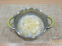 Фото приготовления рецепта: Молочная овсяная каша с ананасом и кокосовой стружкой - шаг №6