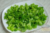 Фото приготовления рецепта: Салат с тунцом, фетой и помидорами - шаг №6