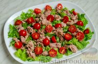 Фото приготовления рецепта: Салат с тунцом, фетой и помидорами - шаг №7