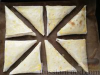 Фото приготовления рецепта: Пирожки из лаваша с тыквой, бужениной и сыром (в духовке) - шаг №18