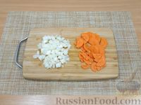 Фото приготовления рецепта: Овощное рагу с тыквой, стручковой фасолью и маринованными огурцами - шаг №2