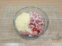 Фото приготовления рецепта: Мясные котлеты с беконом и сыром - шаг №6