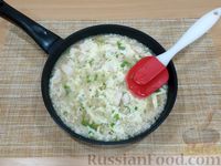 Фото приготовления рецепта: Рис с курицей и сыром (на сковороде) - шаг №12