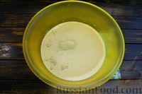 Фото приготовления рецепта: Дрожжевые лепёшки на топлёном молоке, с картофелем и сыром (в духовке) - шаг №2