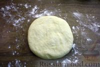 Фото приготовления рецепта: Дрожжевые лепёшки на топлёном молоке, с картофелем и сыром (в духовке) - шаг №19