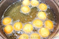 Фото приготовления рецепта: Творожные шарики (творожные пончики) - шаг №6