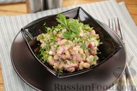 Фото к рецепту: Салат с тунцом, консервированной фасолью, луком и зеленью