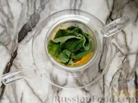 Фото приготовления рецепта: Апельсиновый чай с мятой - шаг №6