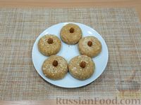 Фото приготовления рецепта: Пирожные из печенья, с миндалём и апельсиновым соком (без выпечки) - шаг №15