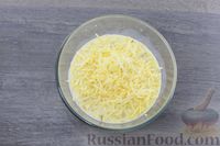 Фото приготовления рецепта: Пышный омлет с сыром и жареным луком (в духовке) - шаг №8