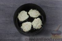 Фото приготовления рецепта: Оладьи из квашеной капусты - шаг №9