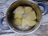 Фото приготовления рецепта: Чебуреки с картофелем и сыром - шаг №2