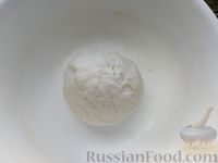 Фото приготовления рецепта: Чебуреки с картофелем и сыром - шаг №5