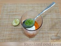 Фото приготовления рецепта: Морковный смузи с лаймом и сметаной - шаг №7