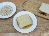 Фото приготовления рецепта: Тосты с сыром и зеленью, в овсяной панировке - шаг №9