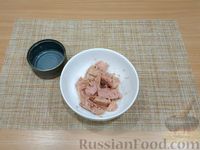 Фото приготовления рецепта: Котлеты из риса и рыбных консервов - шаг №4