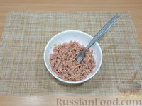 Фото приготовления рецепта: Котлеты из риса и рыбных консервов - шаг №5