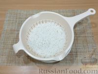 Фото приготовления рецепта: Котлеты из риса и рыбных консервов - шаг №3