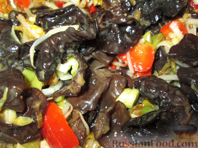 Салат из черных грибов