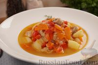 Фото приготовления рецепта: Рагу с курицей, картофелем, сладким перцем и помидором - шаг №14