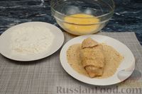 Фото приготовления рецепта: Куриные рулетики с сыром, запечённые в беконе - шаг №8
