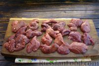 Фото приготовления рецепта: Салат с куриной печенью, тыквой и тыквенными семечками - шаг №3