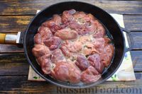 Фото приготовления рецепта: Салат с куриной печенью, тыквой и тыквенными семечками - шаг №7