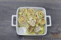 Фото приготовления рецепта: Рулетики из лаваша с колбасой, сыром и яйцами (в духовке) - шаг №14