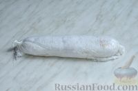 Фото приготовления рецепта: Морковный рулет с печеньем, орехами и кокосовой стружкой - шаг №11