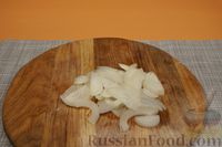 Фото приготовления рецепта: Тыква, тушенная с копчёными колбасками и кукурузой - шаг №2
