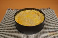 Фото приготовления рецепта: Бездрожжевой пирог с тушёной капустой и копчёным мясом - шаг №19
