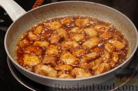 Фото приготовления рецепта: Жареная свинина в медово-соевом соусе с чесноком - шаг №11