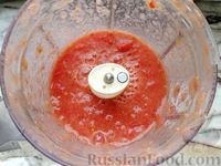 Фото приготовления рецепта: Спагетти с фрикадельками и маслинами в томатном соусе - шаг №7