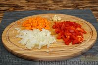 Фото приготовления рецепта: Чечевица с курицей и овощами (на сковороде) - шаг №4