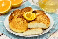 Фото приготовления рецепта: Сырники с апельсиновой цедрой и манкой - шаг №11