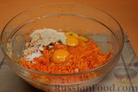 Фото приготовления рецепта: Морковные оладьи с гречневыми хлопьями - шаг №6