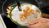 Фото приготовления рецепта: Кокосово-имбирный соус с овощами и зеленью (куриное филе в соусе) - шаг №5