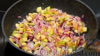 Фото приготовления рецепта: Кокосово-имбирный соус с овощами и зеленью (куриное филе в соусе) - шаг №6