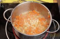 Фото приготовления рецепта: Картофельный суп с жареной колбасой и паприкой - шаг №8