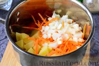 Фото приготовления рецепта: Рисовый суп с килькой в томате - шаг №4