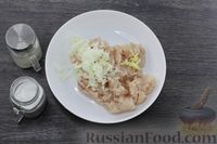 Фото приготовления рецепта: Суп с вёшенками, фрикадельками и пекинской капустой - шаг №2